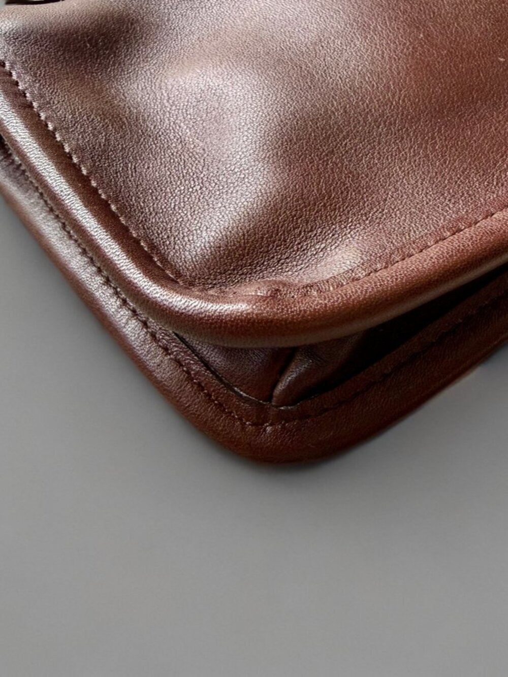 Coach Vintage Mahogany Brown Chunky Case with Hangtag - Picture 5 of 10